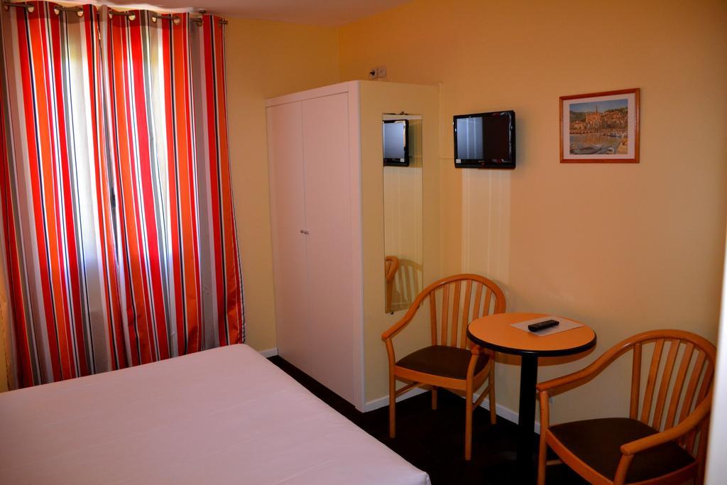 Arc En Ciel Hotel 2*